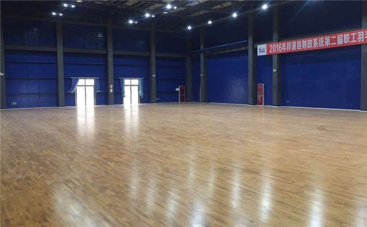 20厚木地板籃球場哪個牌子好？