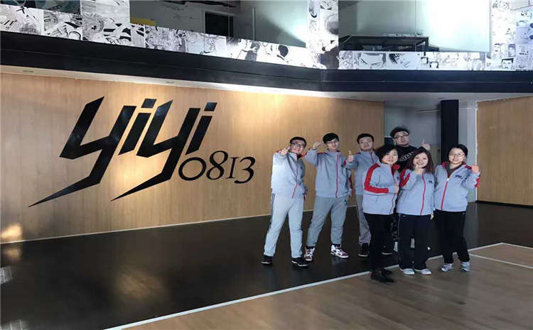 比賽場(chǎng)館籃球地板保養(yǎng)