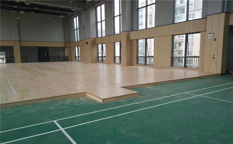 拼接板運(yùn)動籃球地板造價是的多少？