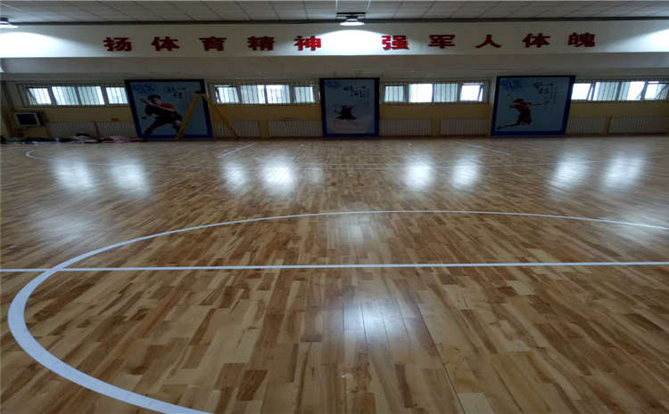 柞木體育館實(shí)木地板多少錢一平米？