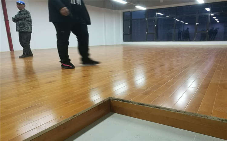 學(xué)校體育運(yùn)動地板多少錢